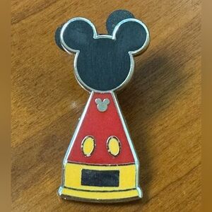 5/$25 Disney Mickey Mouse Trophy Pin